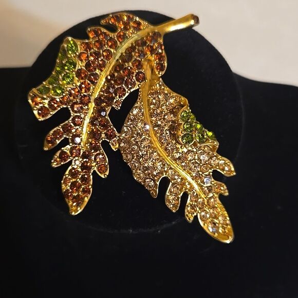 Kenneth Jay Lane Gold Leaf Brooch with Multicolor Accents - Picture 1 of 6